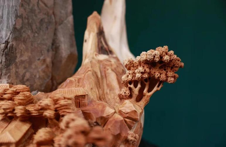 匠心獨運——崖柏根雕藝術(shù)的獨特魅力