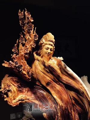 三分雕琢七分天然的崖柏作品《踏雪尋梅》